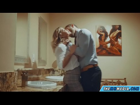 ❤️ När en bystig blondin förför dig på en offentlig toalett ❌ Sexvideo at porn sv.com-fullporner.ru ☑